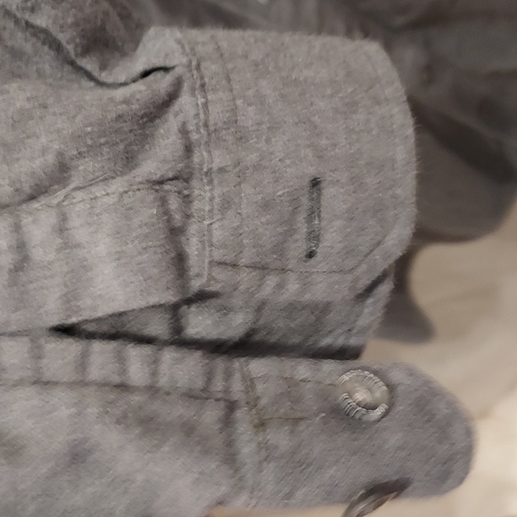 Eddie Bauer Medium Gray Classic Fit Button Tab, Button Down Long Sleeve Shirt XL - Picture 3 of 10
